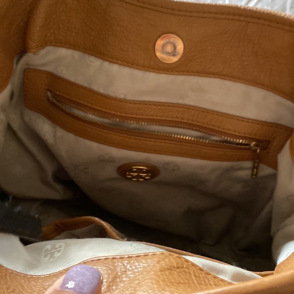 Tory Burch Amanda Classic Hobo - Picture 7 of 7